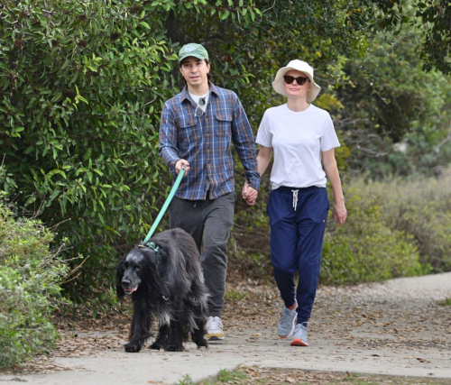 Kate Bosworth and Justin Long Hiking with Their Dog, Pasadena 3