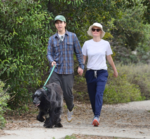 Kate Bosworth and Justin Long Hiking with Their Dog, Pasadena 5