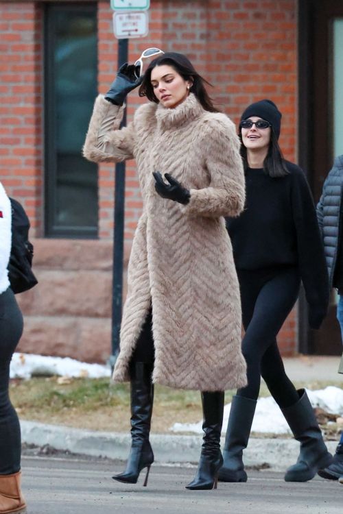 Kendall Jenner in brown fur coat and black boots in Aspen 2