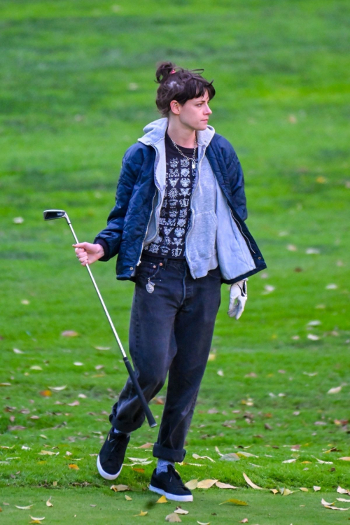 Kristen Stewart and Dylan Meyer Playing Golf, Los Angeles 6