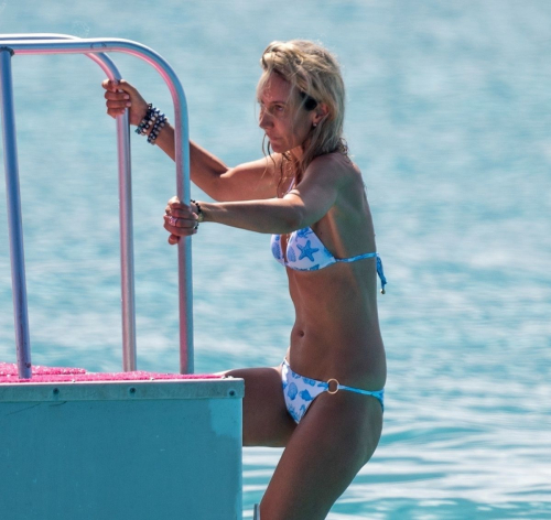 Lady Victoria Hervey in Bikini at Sandy Lane Hotel, Barbados 4