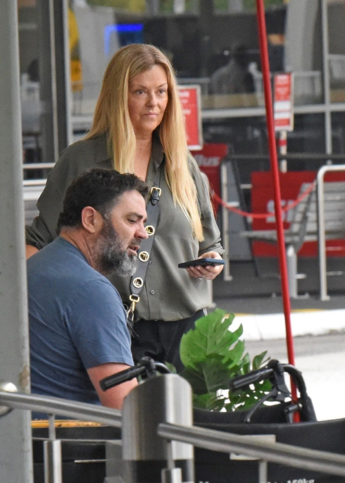 Nicky Brownless and Gary Lyon Arrive Back to Melbourne 3