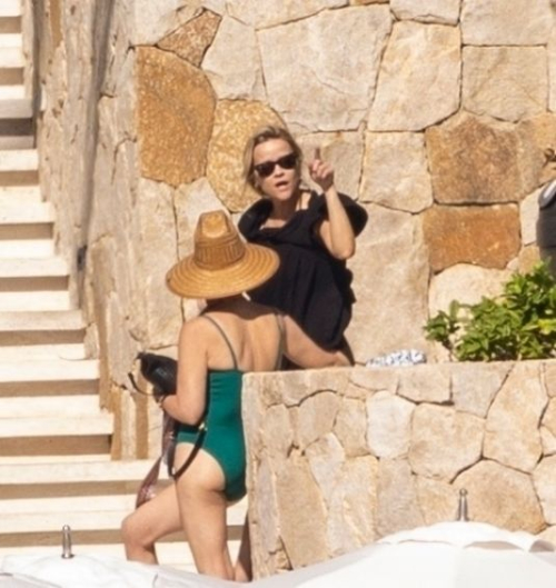 Reese Witherspoon Riding Water Bikes in Cabo San Lucas 1