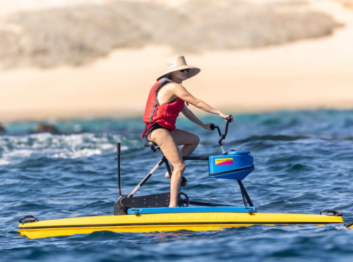 Reese Witherspoon Riding Water Bikes in Cabo San Lucas 5