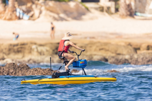 Reese Witherspoon Riding Water Bikes in Cabo San Lucas 6