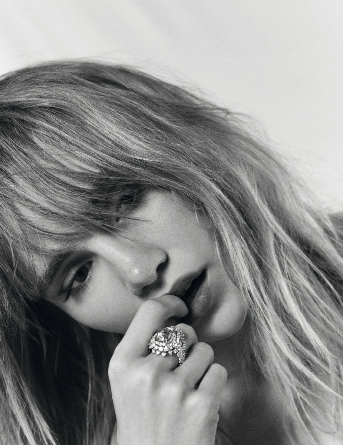 Suki Waterhouse for Harper’s Bazaar Spain, January 2024