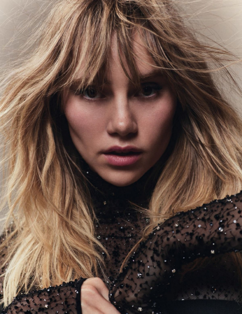 Suki Waterhouse for Harper’s Bazaar Spain, January 2024 5