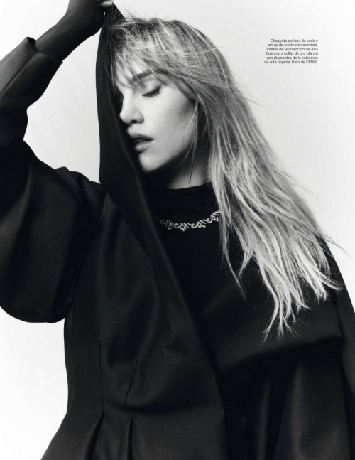 Suki Waterhouse for Harper’s Bazaar Spain, January 2024 8