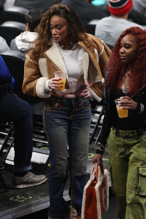 Winnie Harlow at Washington Wizards vs Toronto Raptors Game 1