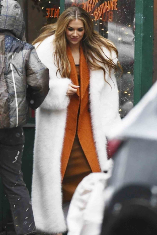 Allison Holker leaves Rubirosa Ristorante in New York, January 2024 5