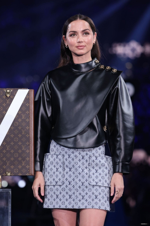 Ana de Armas Presents Louis Vuitton Trophy at Australian Open, January 2024