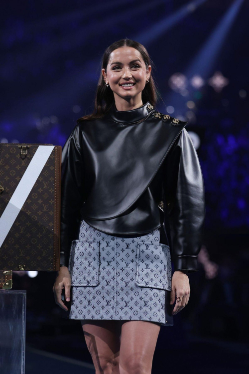 Ana de Armas Presents Louis Vuitton Trophy at Australian Open, January 2024 2