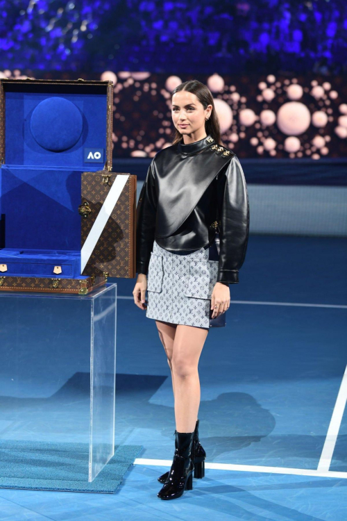 Ana de Armas Presents Louis Vuitton Trophy at Australian Open, January 2024 3