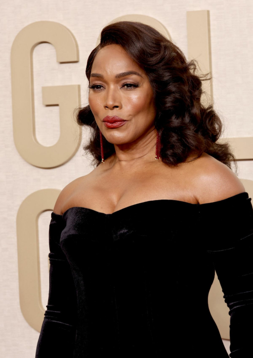 Angela Bassett at Golden Globe Awards, January 2024 1