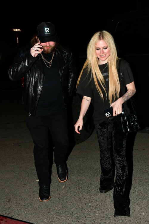 Avril Lavigne on Dinner Date at Catch Steak in West Hollywood, January 2024 3