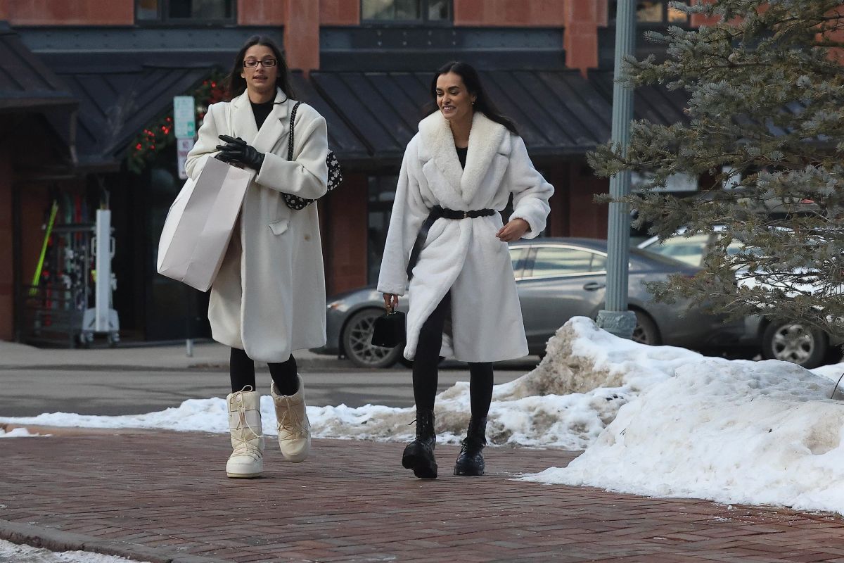 Bruna Lirio and Gizele Oliveira Out Shopping in Aspen, January 2024