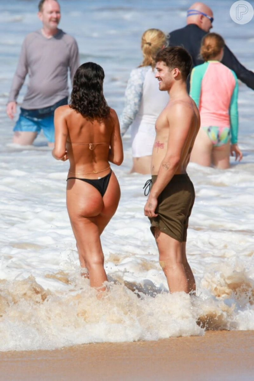 Bruna Marquezine in Bikini on the Beach in Fernando de Noronha, January 2024 5