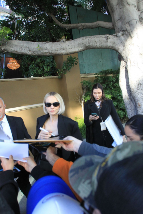 Carey Mulligan Signs Autographs at AFI Awards in Beverly Hills, January 2024 6