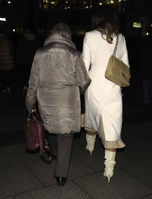 Catherine Tyldesley Takes Mum to Watch King and I, January 2024 3