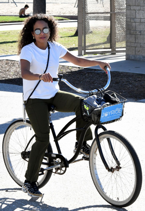 Christina Milian Enjoys Bike Ride in Santa Monica, January 2024 2