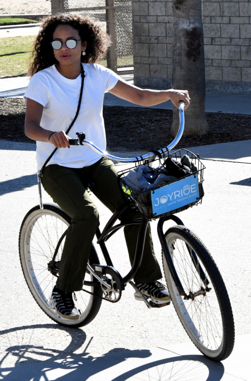 Christina Milian Enjoys Bike Ride in Santa Monica, January 2024 4