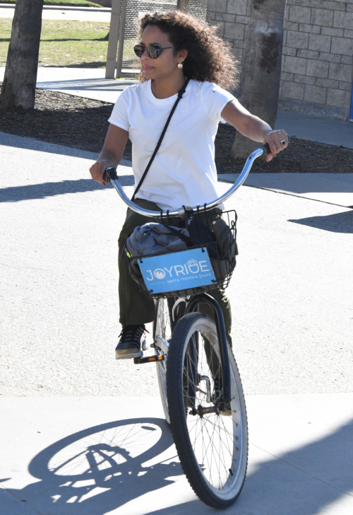 Christina Milian Enjoys Bike Ride in Santa Monica, January 2024 5