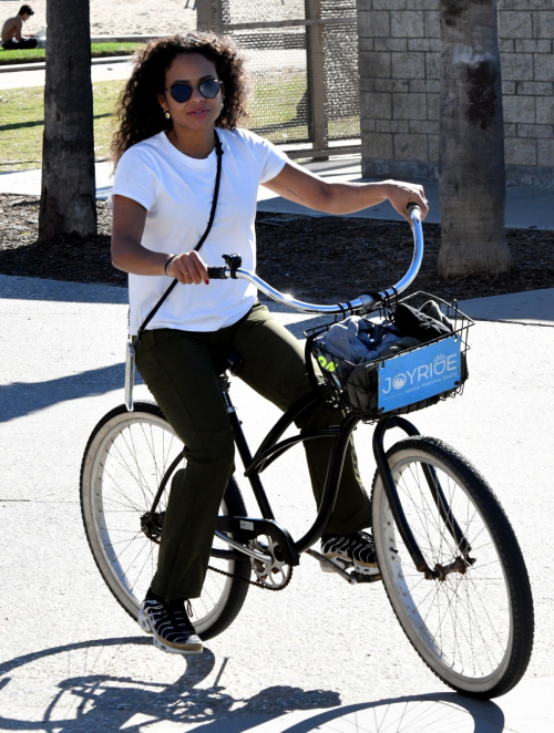 Christina Milian Enjoys Bike Ride in Santa Monica, January 2024 6