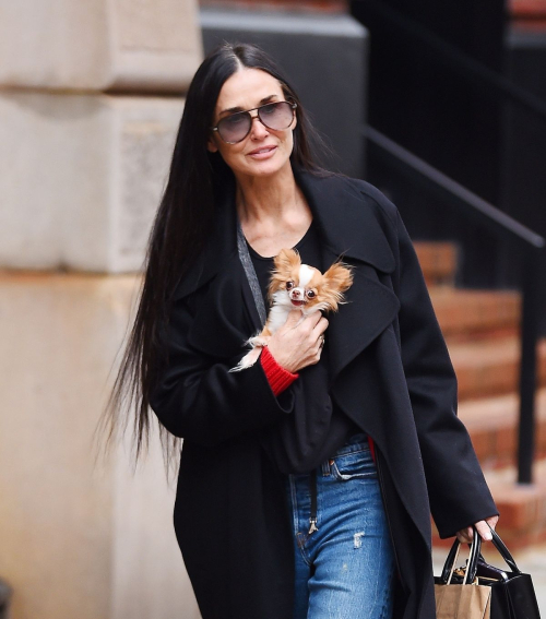 Demi Moore Arrives at Hotel in New York, January 2024 1