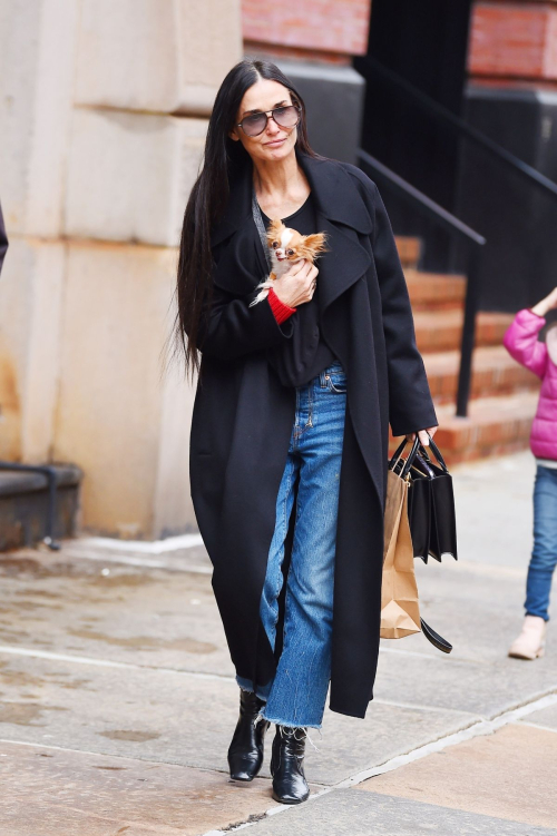 Demi Moore Arrives at Hotel in New York, January 2024 2