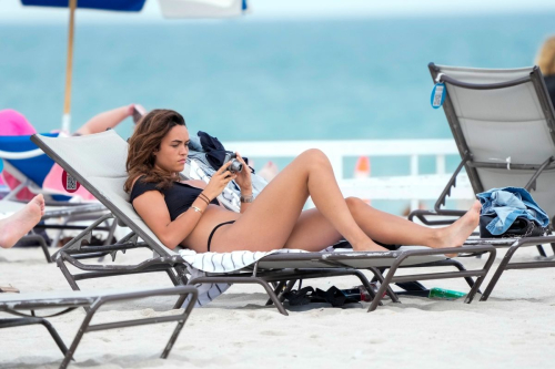 Diane Leyre in bikini at a beach in Miami, January 2024 2