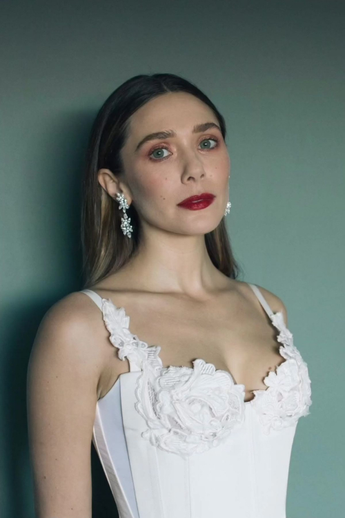 Elizabeth Olsen at Golden Globe Awards Photoshoot, January 2024 1