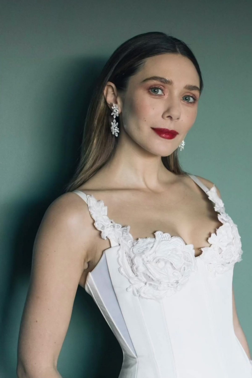 Elizabeth Olsen at Golden Globe Awards Photoshoot, January 2024 2