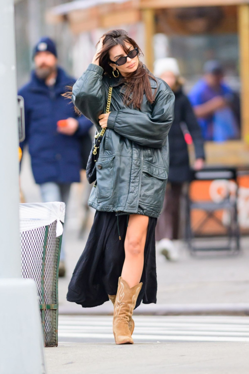 Emily Ratajkowski Out and About in New York, January 2024 5