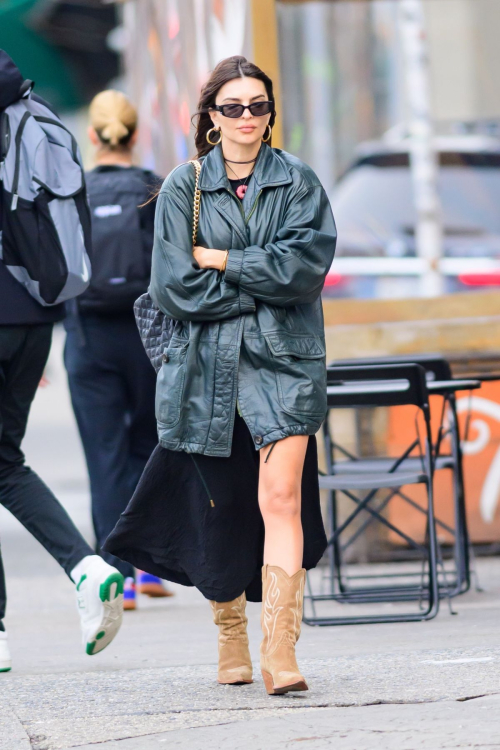 Emily Ratajkowski Out and About in New York, January 2024 6