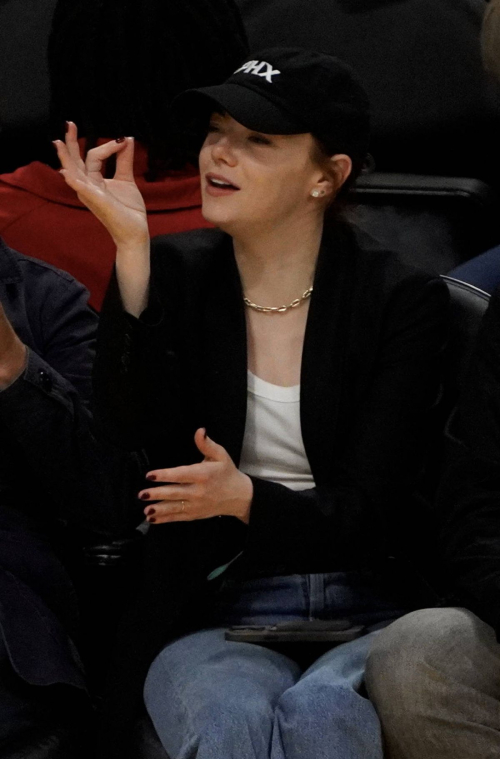 Emma Stone at Phoenix Suns vs Los Angeles Lakers Game, January 2024 2