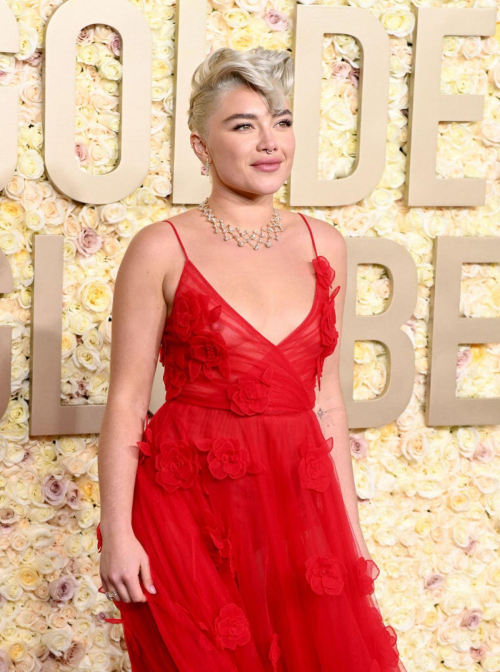 Florence Pugh at Golden Globe Awards, January 2024 2