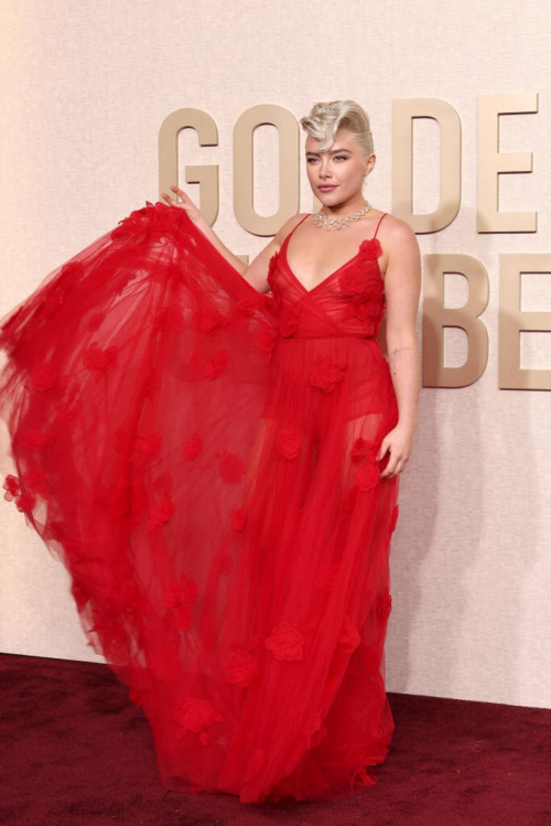 Florence Pugh at Golden Globe Awards, January 2024 3