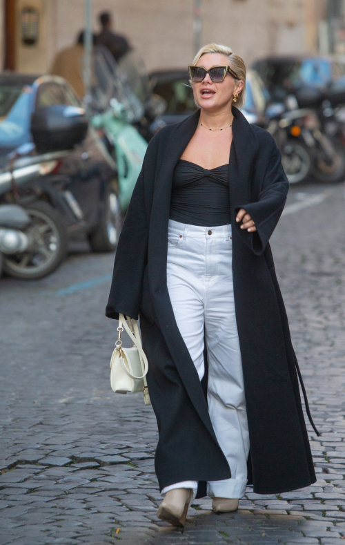 Florence Pugh Out and About in Rome, January 2024 3