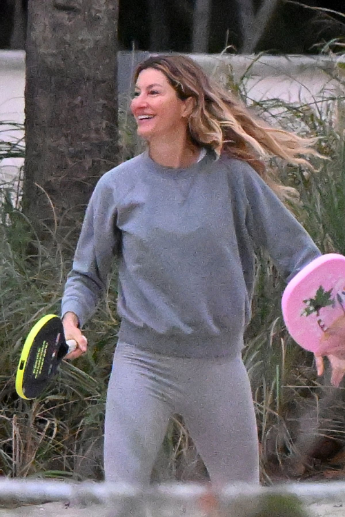 Gisele Bundchen Playing Beach Tennis in Miami, January 2024 4