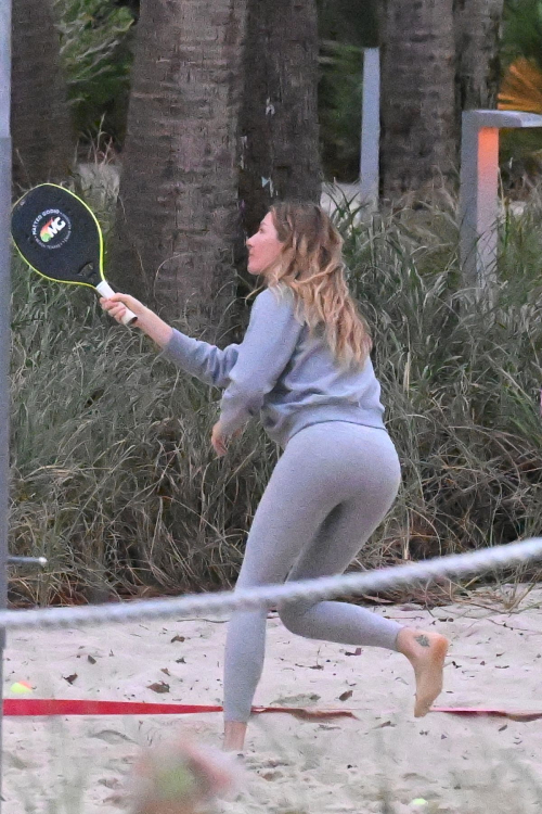 Gisele Bundchen Playing Beach Tennis in Miami, January 2024 5