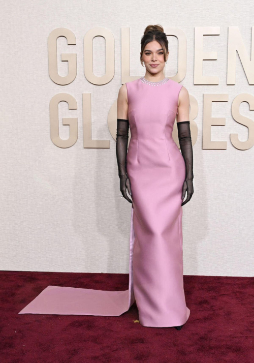 Hailee Steinfeld at Golden Globe Awards, January 2024 3