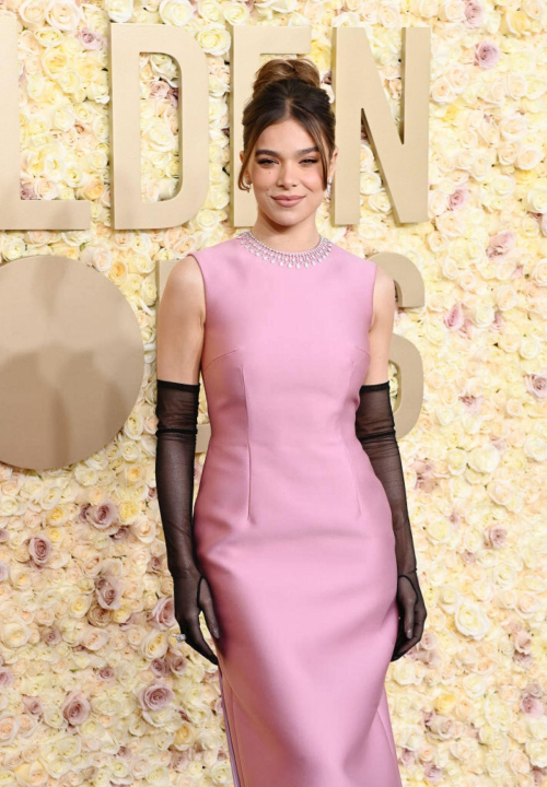 Hailee Steinfeld at Golden Globe Awards, January 2024 6