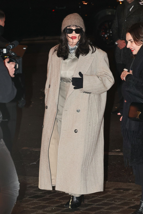 Isabelle Adjani at AMI Menswear Fall/Winter 2024-2025 Show in Paris, January 2024