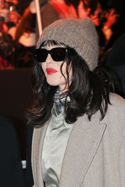 Isabelle Adjani at AMI Menswear Fall/Winter 2024-2025 Show in Paris, January 2024 2