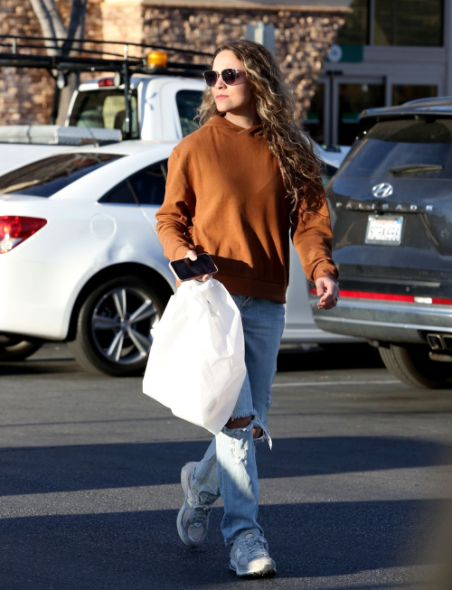 Jinger Duggar Shopping at Target in Los Angeles, January 2024 4