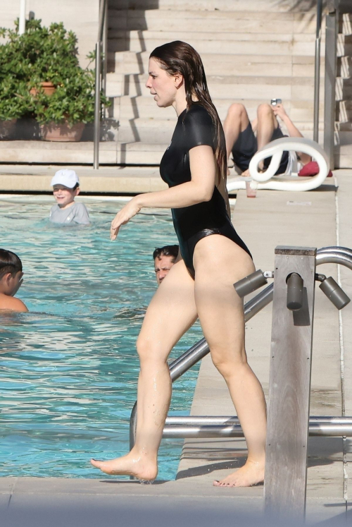 Julia Fox in Swimsuit at a Pool in Miami, January 2024 7