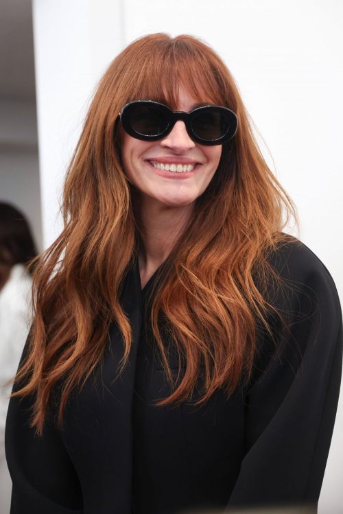 Julia Roberts at Jacquemus Show in Saint-Paul-De-Vence, January 2024 1