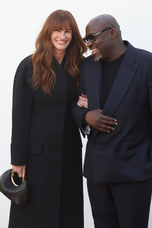 Julia Roberts at Jacquemus Show in Saint-Paul-De-Vence, January 2024 4