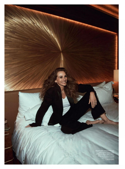 Julia Roberts in UK Vogue, February 2024 6