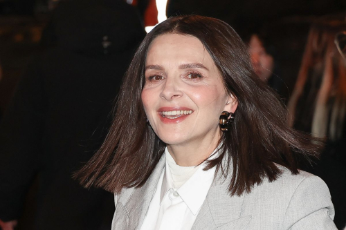 Juliette Binoche at AMI Menswear Fall/Winter 2024-2025 Show in Paris, January 2024 1